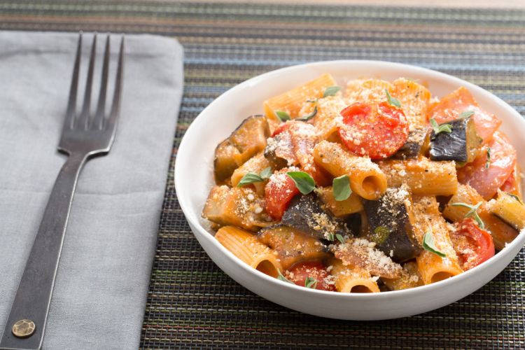 2P_070815_2_RigatoniPuttanescawithCherryTomatoes